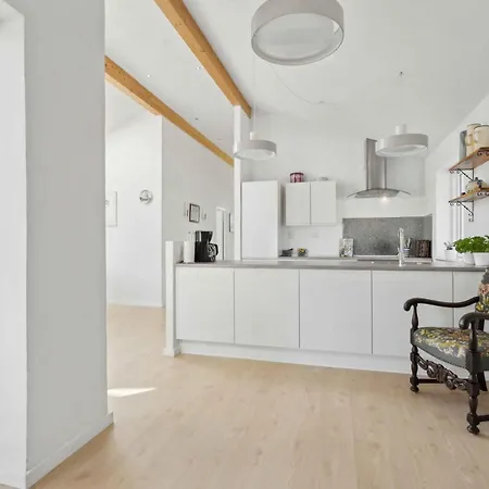 Lovely Bright House Near The In Nature, Hébergement de vacances