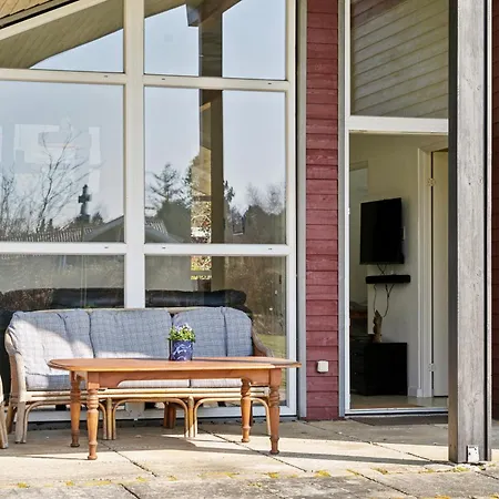 Feriehus Lovely Bright House Near The In Nature *